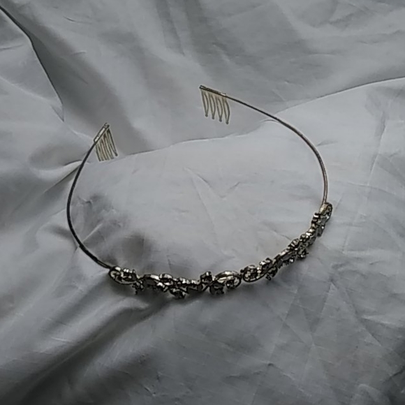 Wedding Tiara Beautiful Head Dress New - Picture 4 of 8